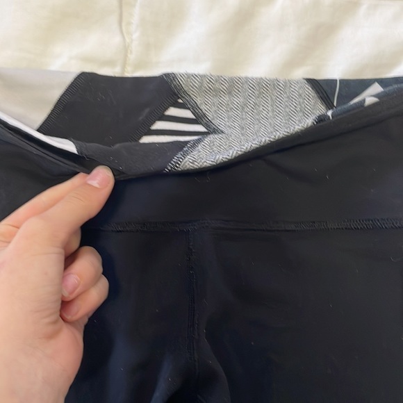 very old lululemon leggings, size 4. reversible and cropped. - Picture 7 of 7